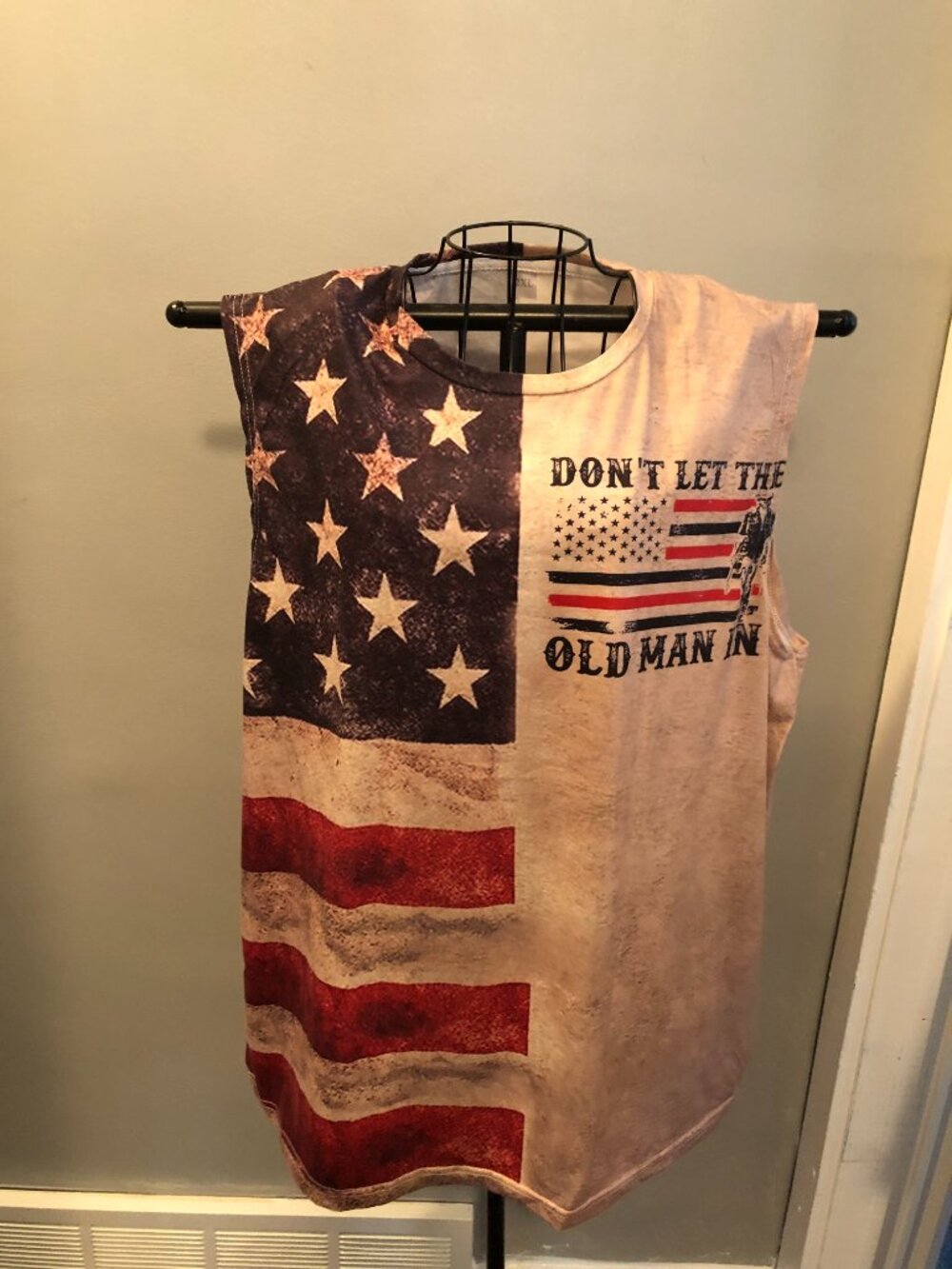 NWOT Don't Let the Old Man In Mens Patriotic 2XL Tan Sleeveless Shirt 24" Pit